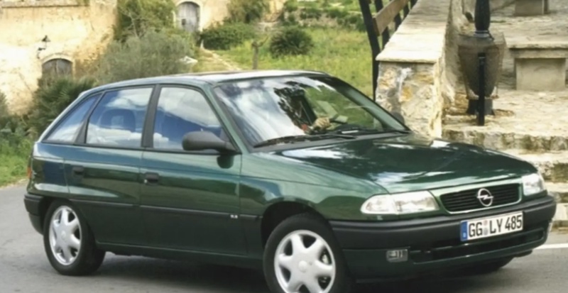 Лобовое стекло Opel Astra F